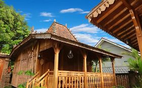 The Cabin Corner